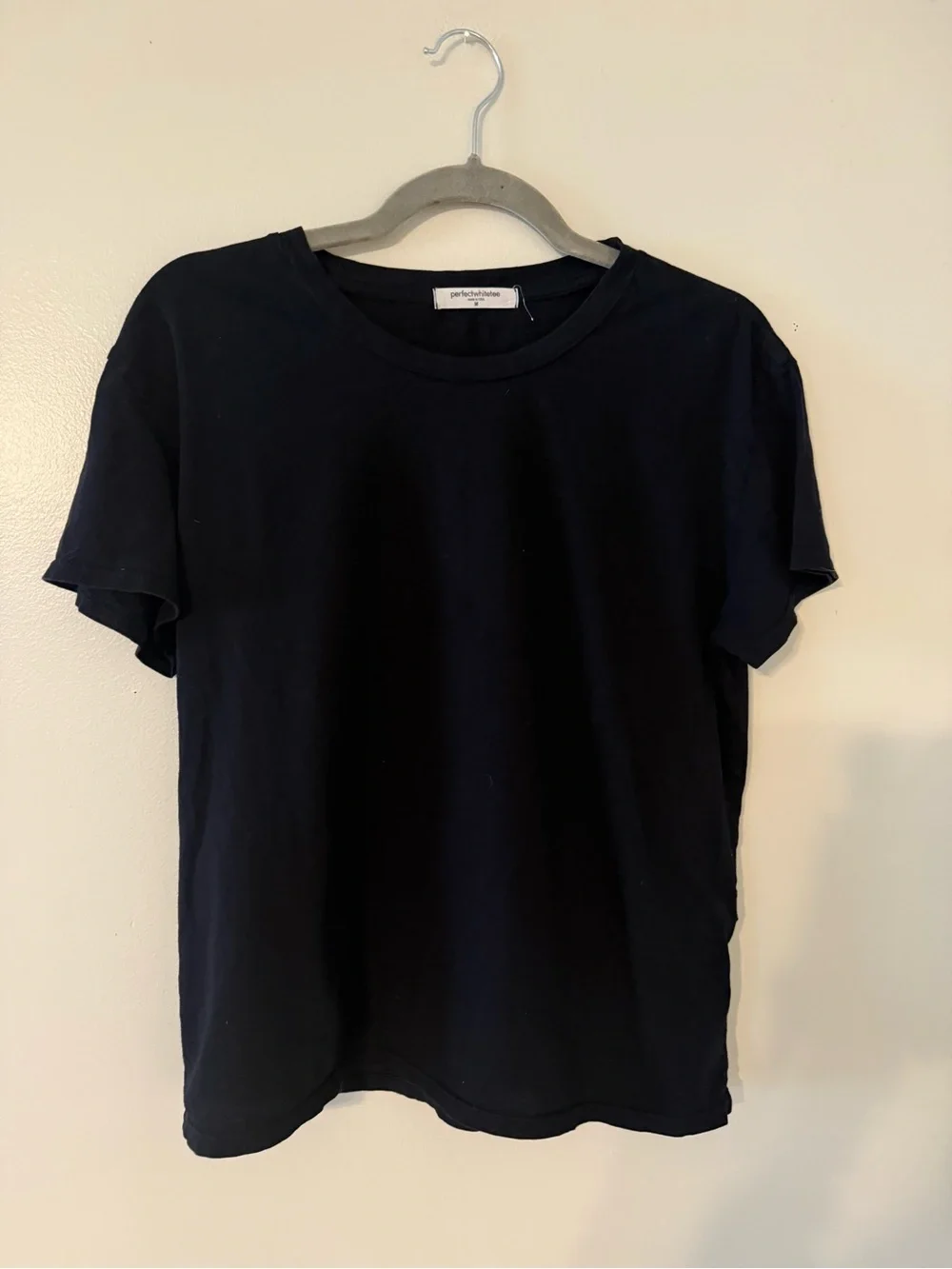 Perfectwhitetee Harley Black Size Medium - Picture 1 of 2